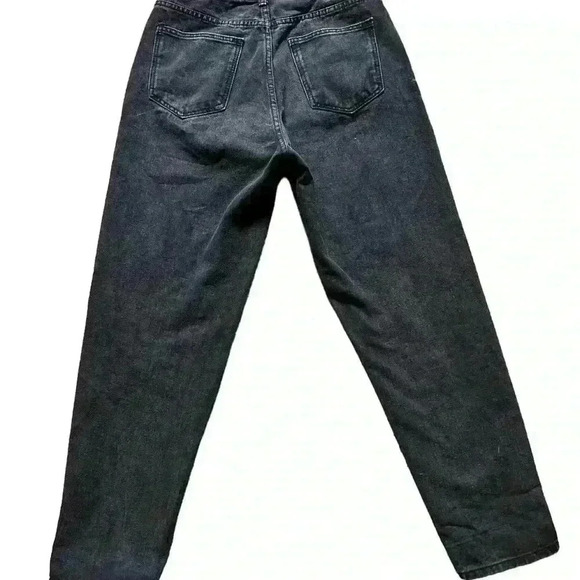 Pretty Little Thing Mom Jeans - Picture 3 of 6